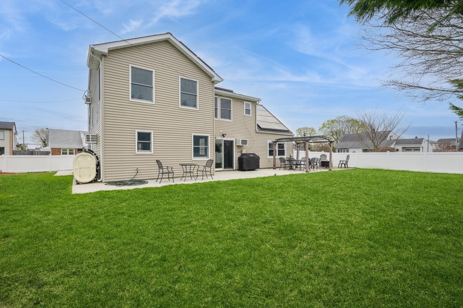 60 Anvil Lane, Levittown, New York image 28