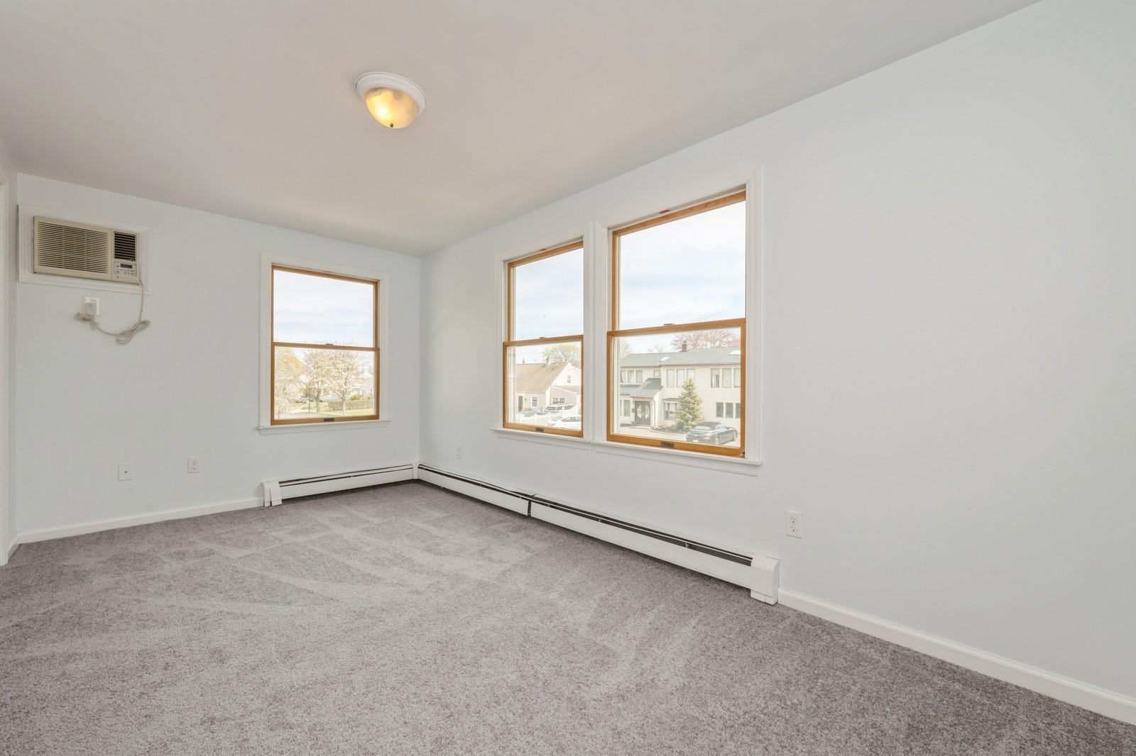 60 Anvil Lane, Levittown, New York image 21