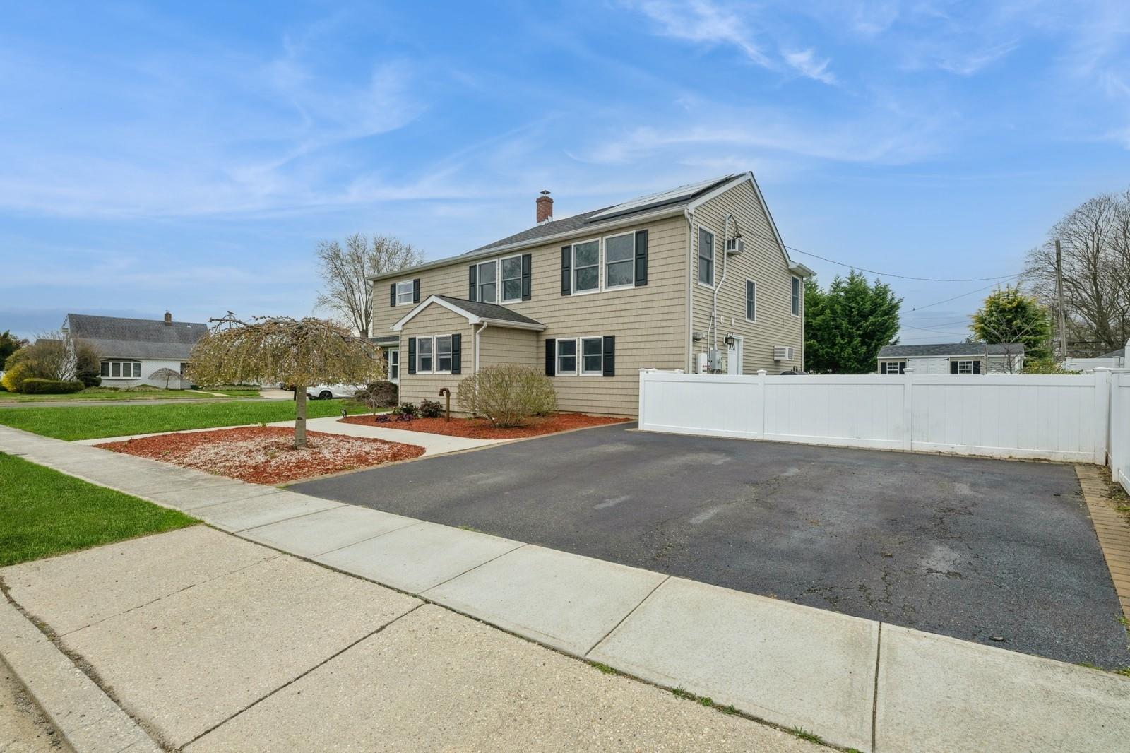 60 Anvil Lane, Levittown, New York image 3