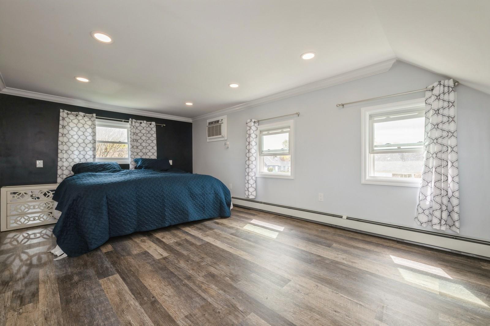 60 Anvil Lane, Levittown, New York image 12