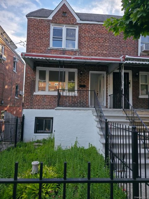Homes For Sale - 4135 Murdock Avenue<br/> Bronx, NY 10466