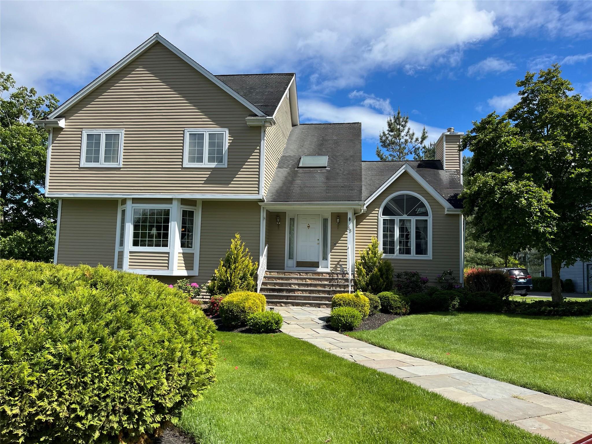 Photo 1 of Kensington Lane, Yorktown Heights, New York, $995,000, Web #: 866732