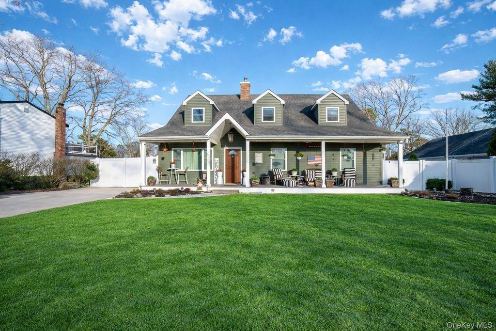 Photo of 67 Sheldon Street, Central Islip, NY 11722 (MLS # 971554)