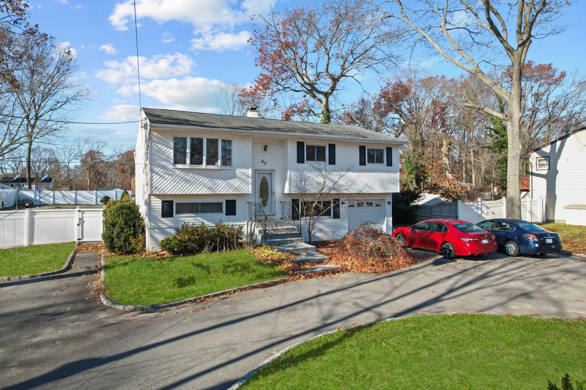 62 Gloria Blvd Blvd, Hauppauge, New York image 1