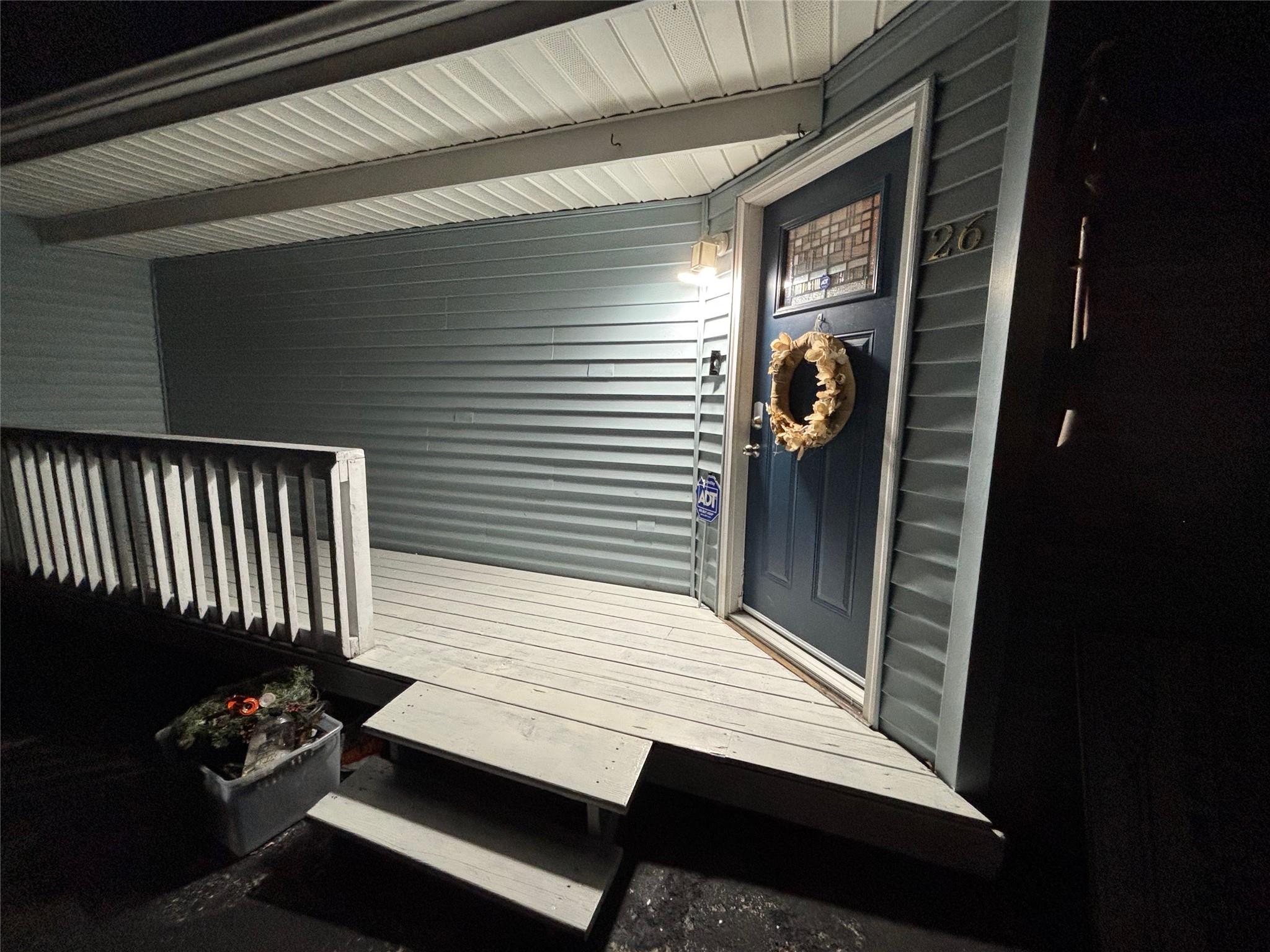 26 Pineoaks Place, Farmingville, New York image 4