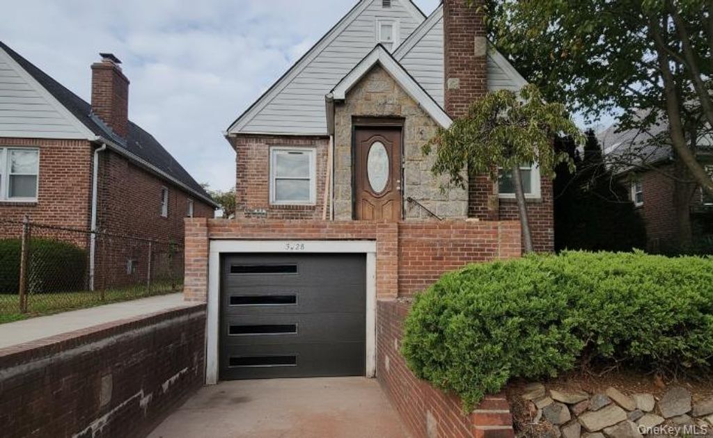 Photo of 3228 Utopia Parkway, Flushing, NY 11358 (MLS # 951026)