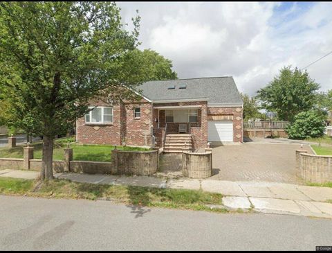 190-05 48 Avenue Fresh Meadows NY 11365