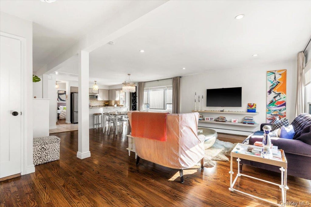 Photo of 622 Mile Square Road, Yonkers, NY 10704 (MLS # 1065769)