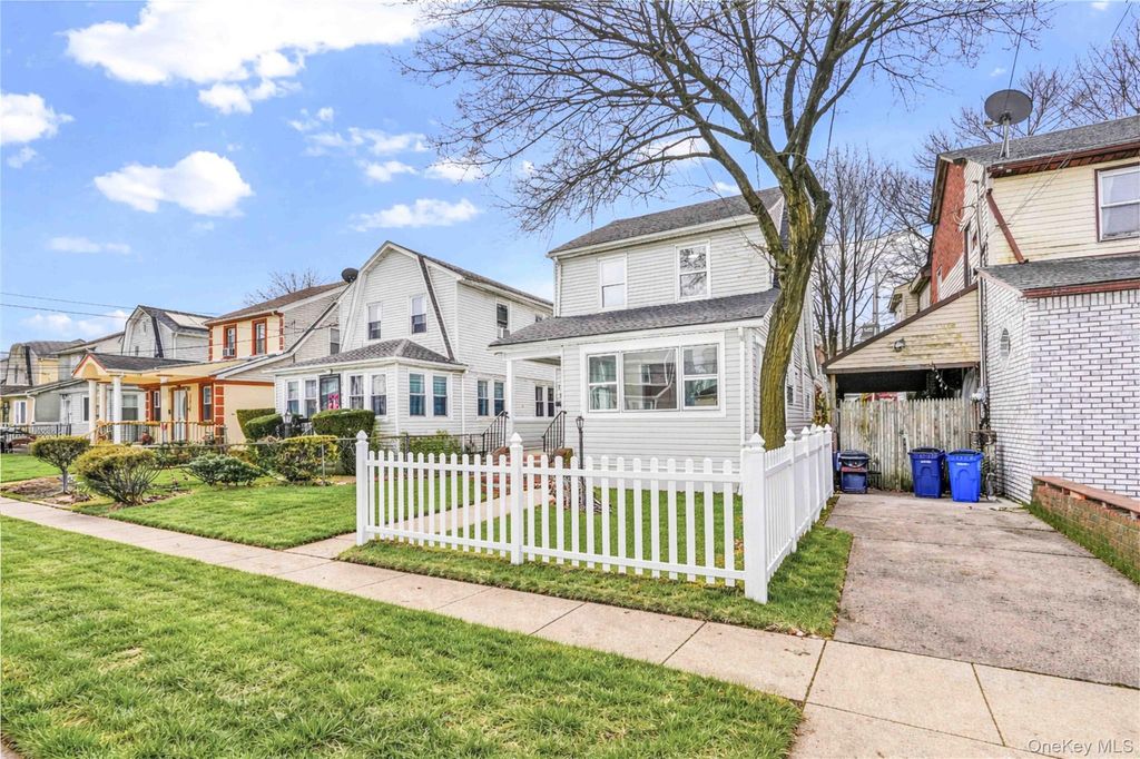 Photo of 122-14 191st Street, Springfield Gardens, NY 11413 (MLS # 967476)