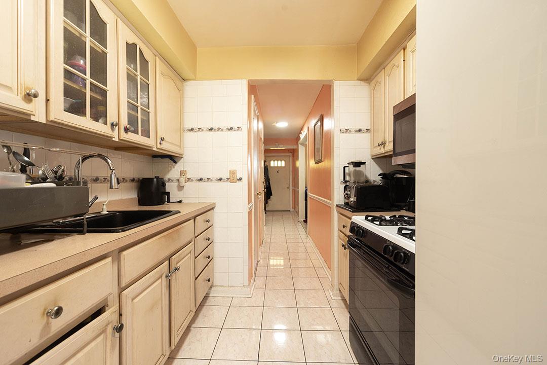 4158 Baychester Avenue