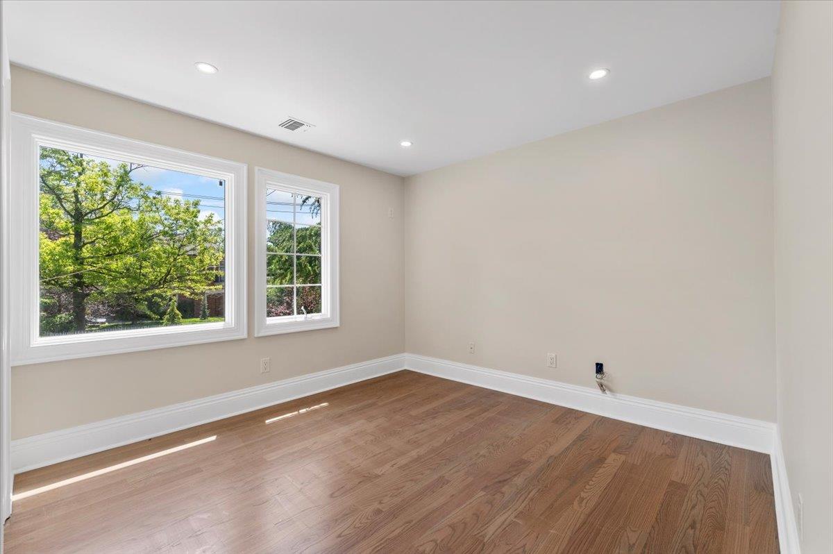 34 Barrett Road, Lawrence, New York image 22
