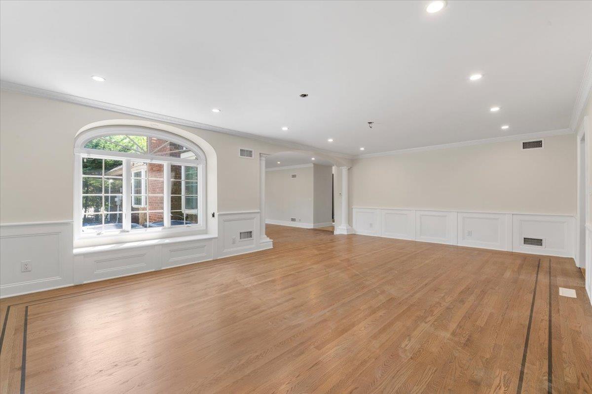 34 Barrett Road, Lawrence, New York image 28
