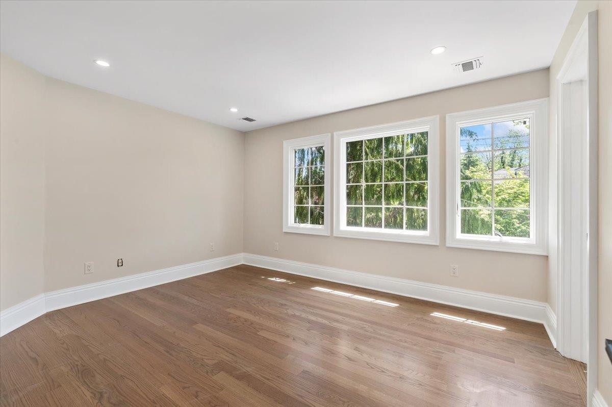 34 Barrett Road, Lawrence, New York image 20