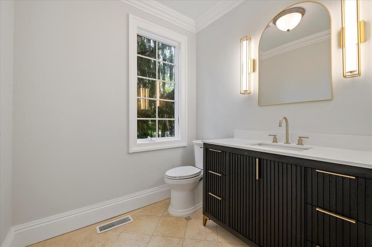34 Barrett Road, Lawrence, New York image 32