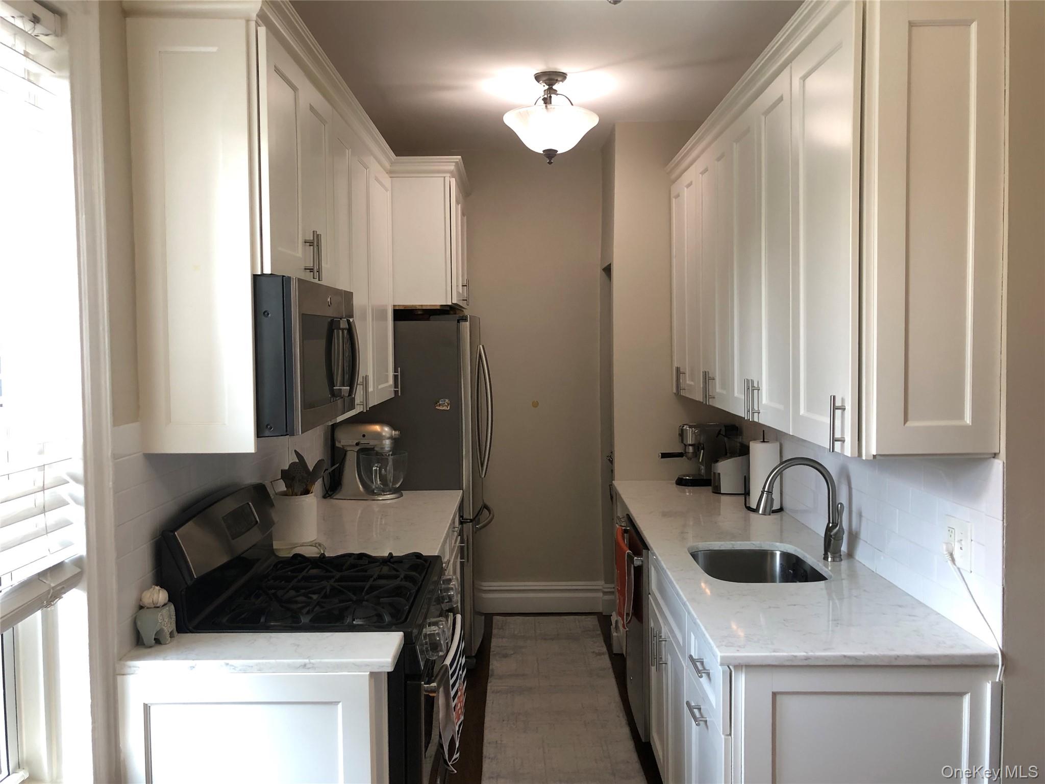 1470 Midland Avenue 3M