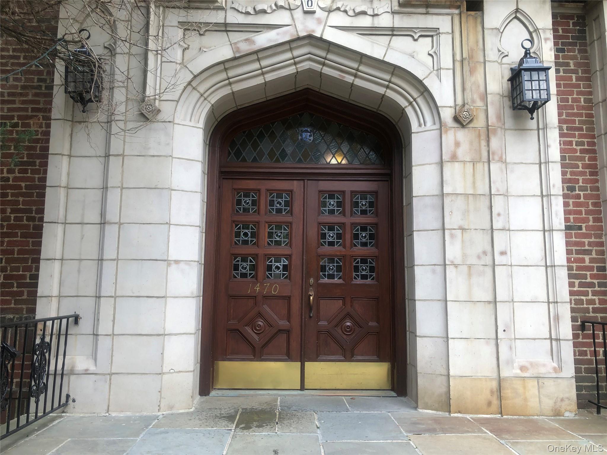 1470 Midland Avenue 3M