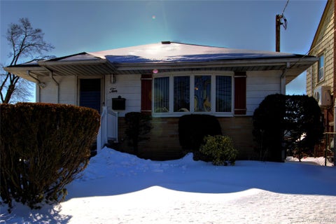 Homes For Sale - 10 Taft Avenue<br/> Hempstead, NY 11550