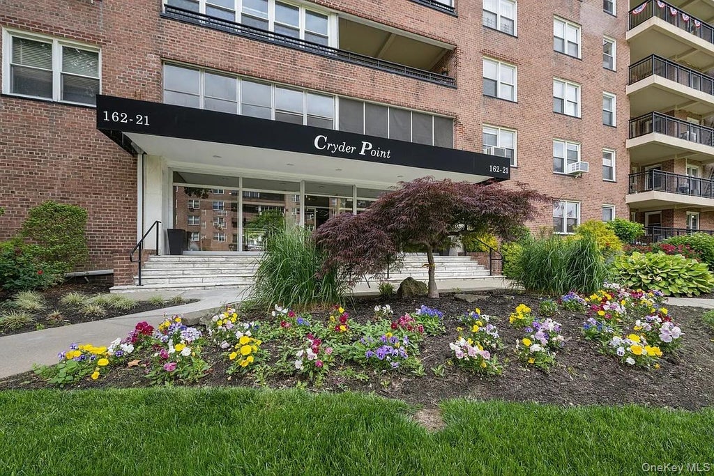 Photo of 162-21 Powells Cove Boulevard #6P, Beechhurst, NY 11357 (MLS # 1049152)
