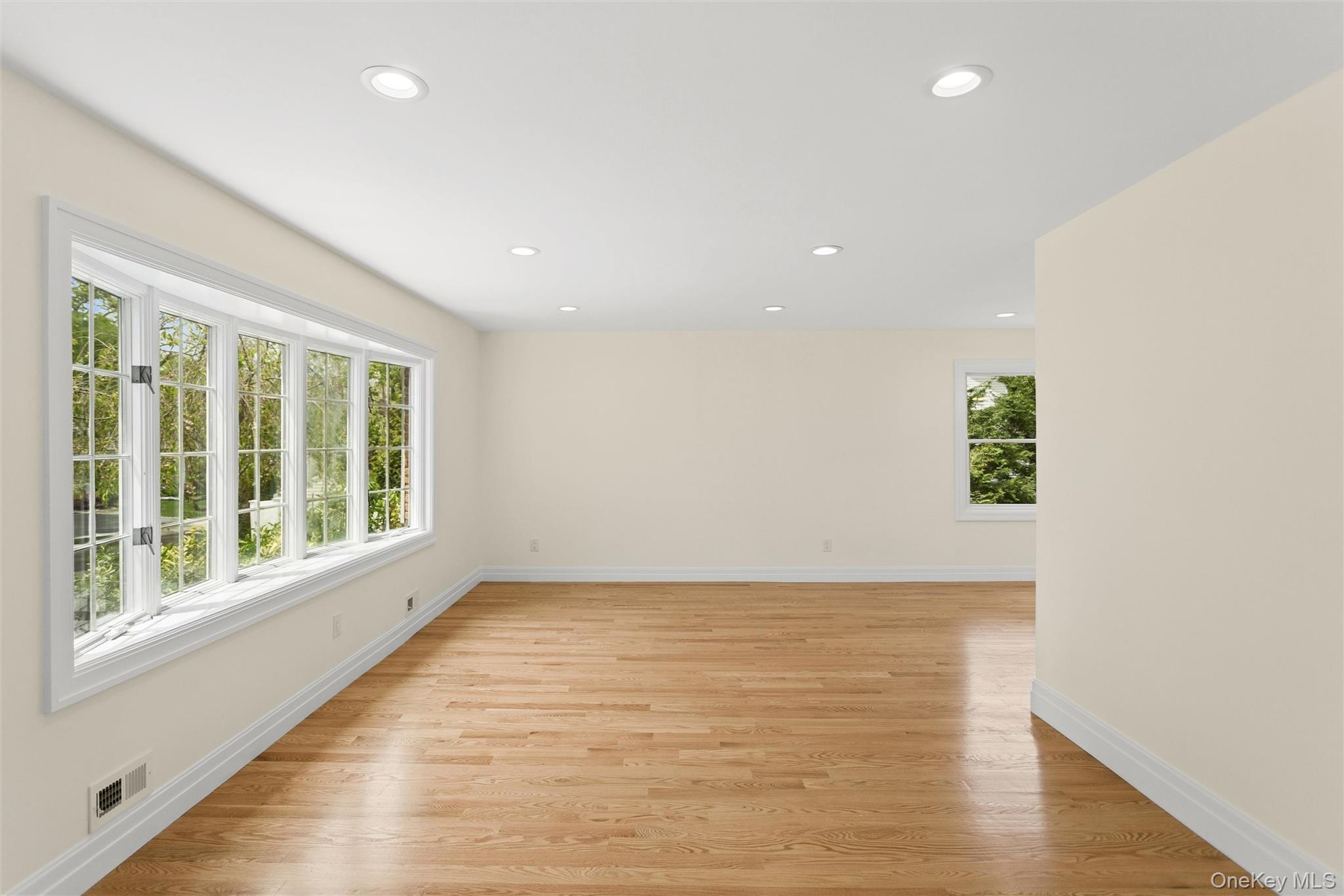 15 Locust Road