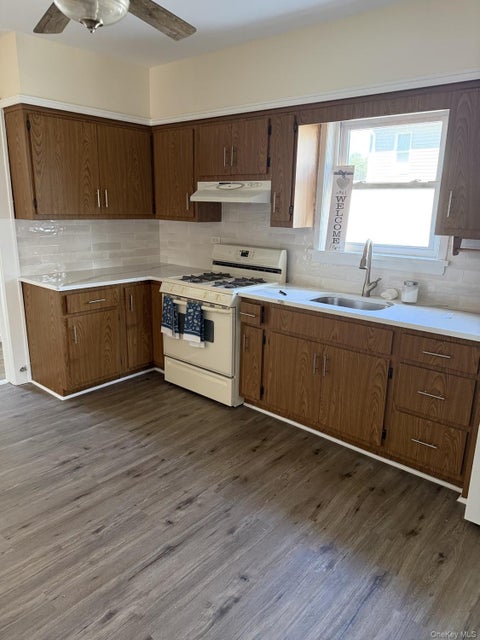 Apartment For Rent - 15 Miller Street #LOWER<br/> Nassau County, Glen Cove, NY 11542