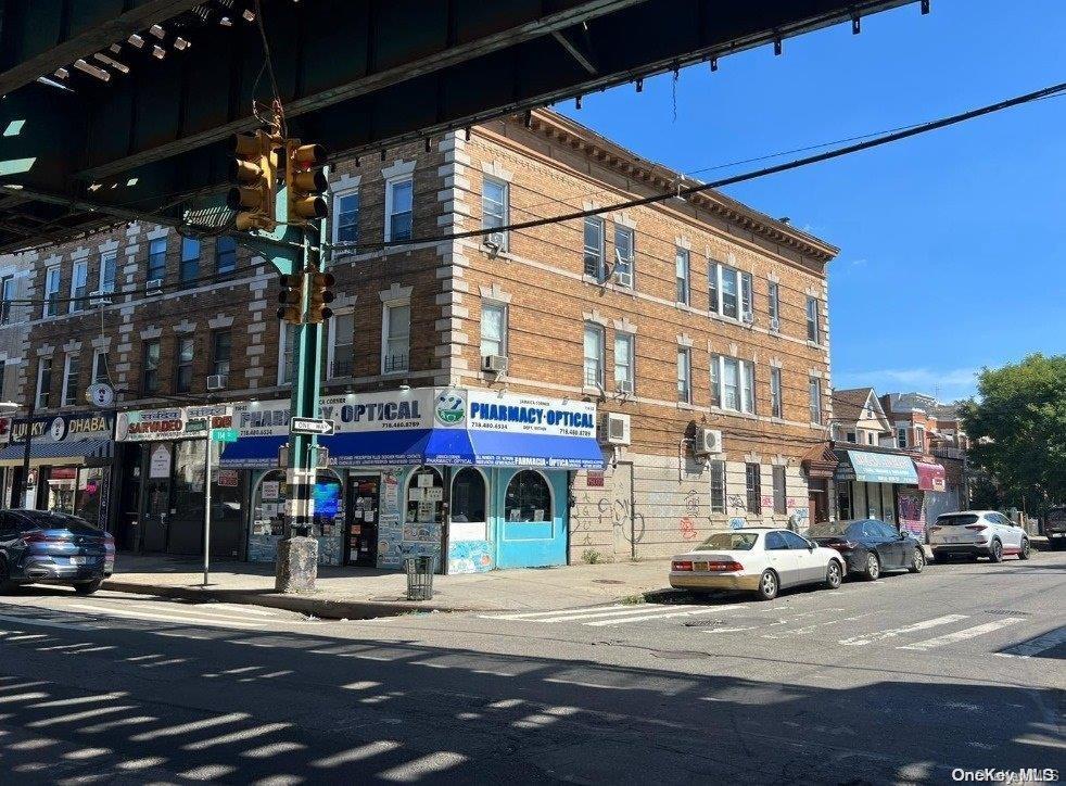 Jamaica Avenue, Richmond Hill, Queens, NY - 7 Bedrooms  
5 Bathrooms - 