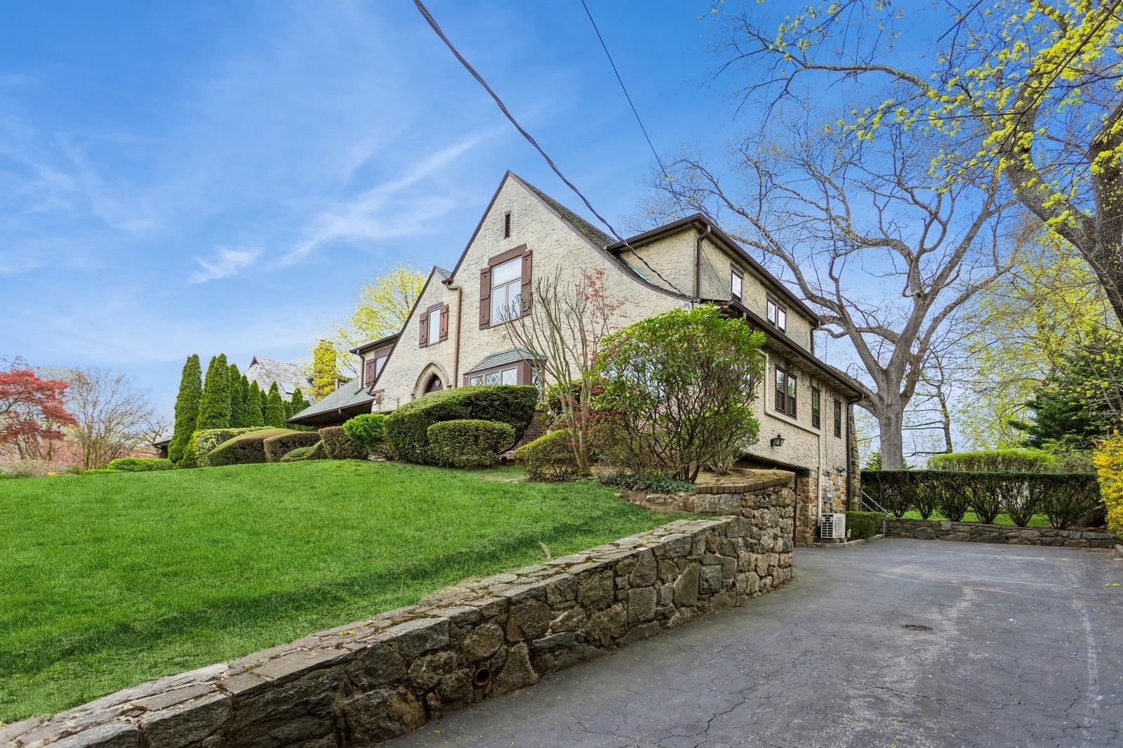 250 Paine Avenue, New Rochelle, New York image 3
