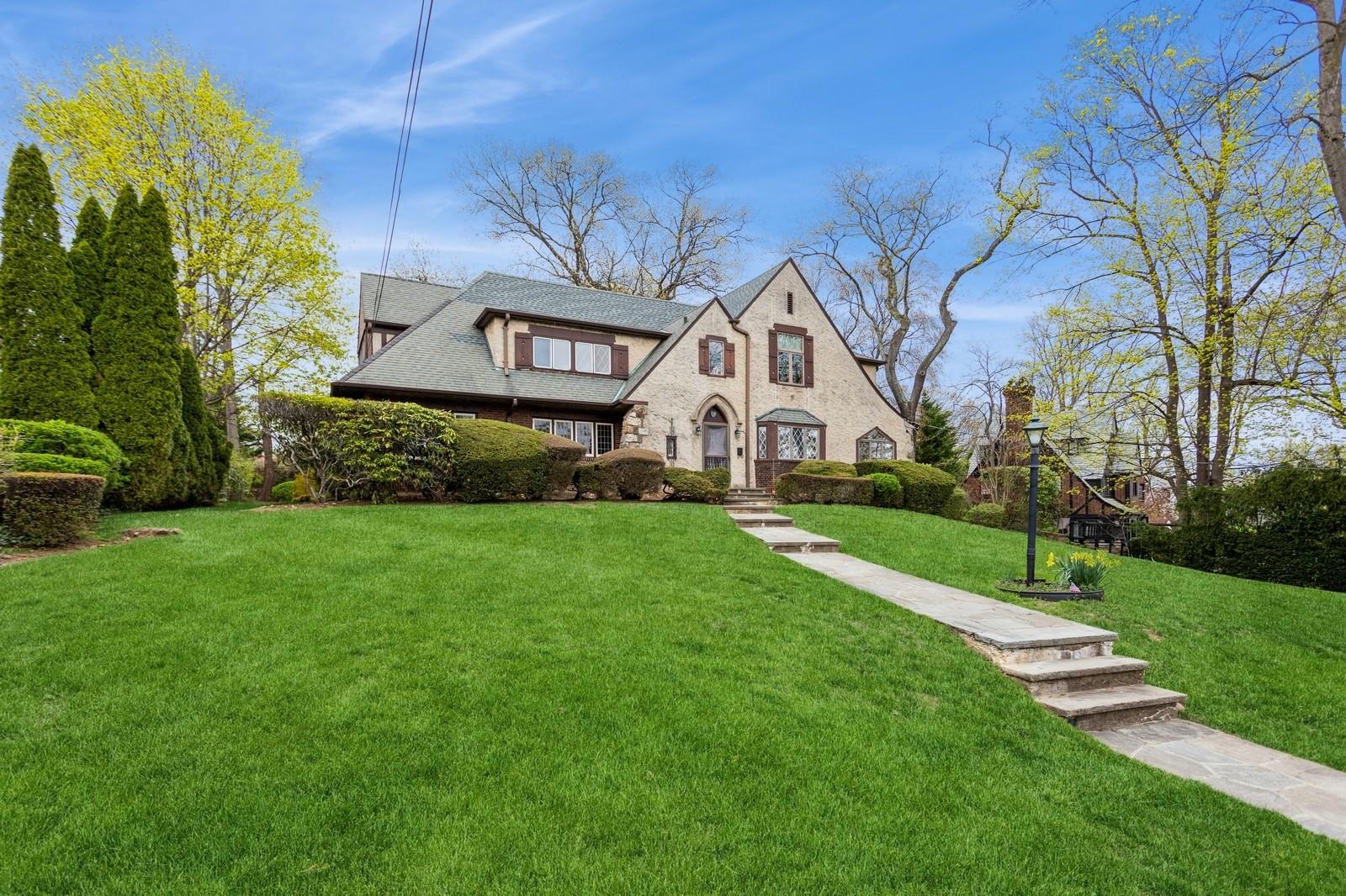 250 Paine Avenue, New Rochelle, New York image 2