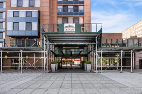 Condo For Sale - 4 Martine Avenue #120<br/> White Plains, NY 10606