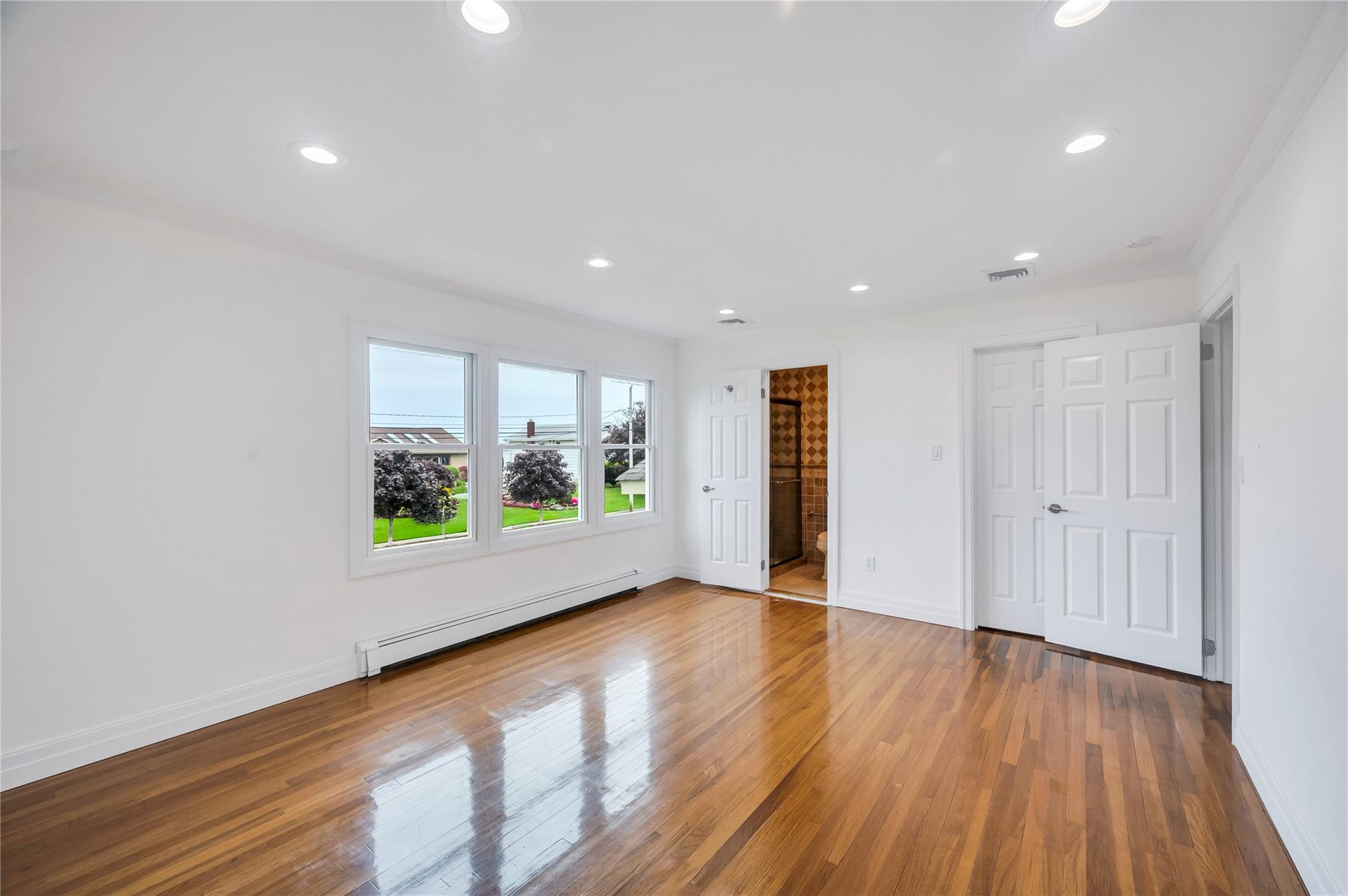 61 Riviera Drive, Massapequa, New York image 31