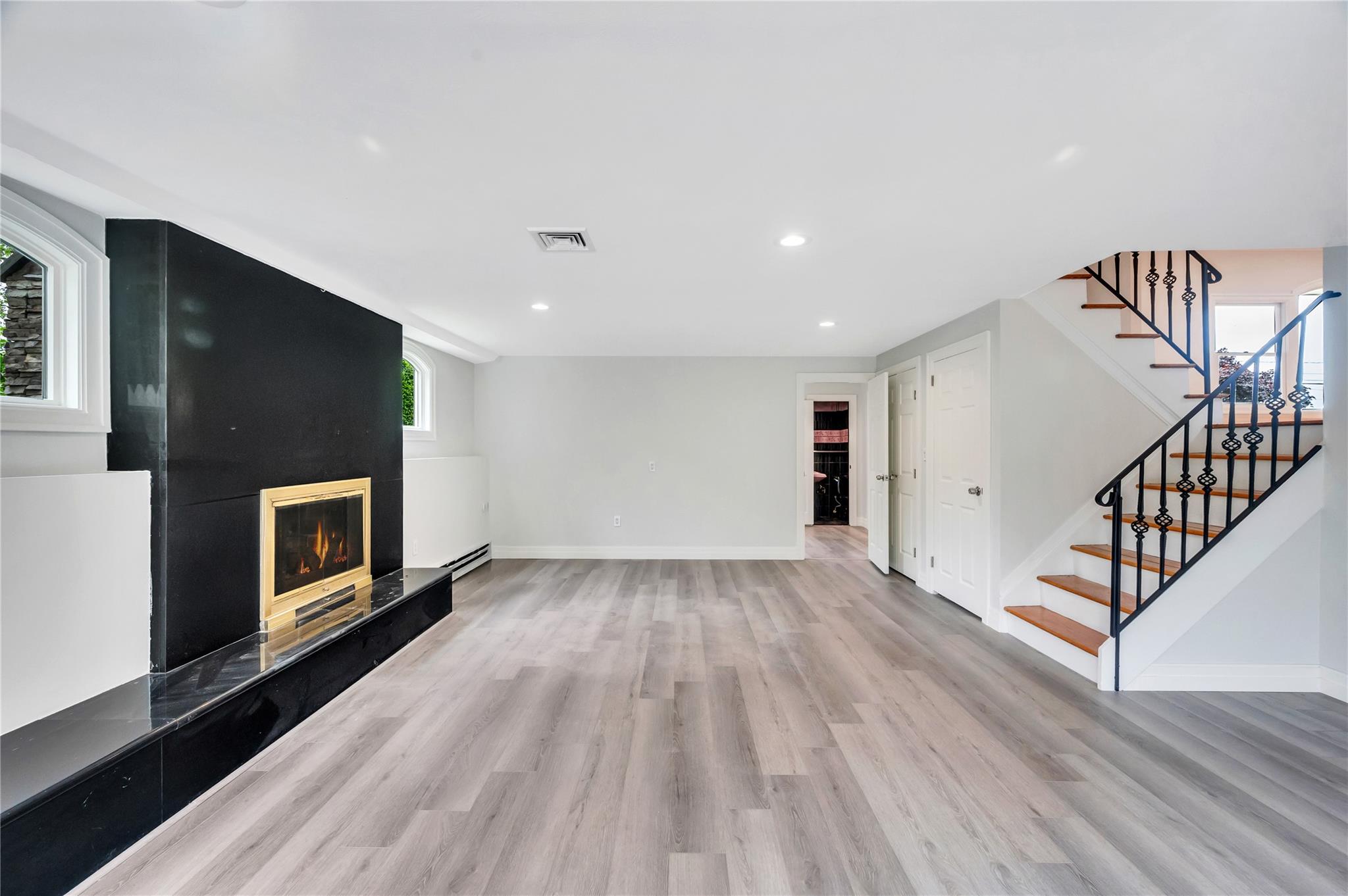 61 Riviera Drive, Massapequa, New York image 34