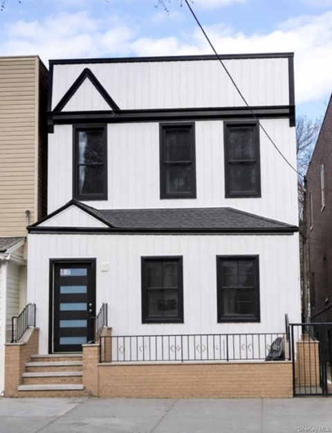 Photo of 1488 Rosedale Avenue, Bronx, NY 10460 (MLS # 987090)