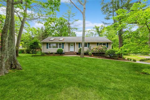32 Lower Cross Shoreham NY 11786