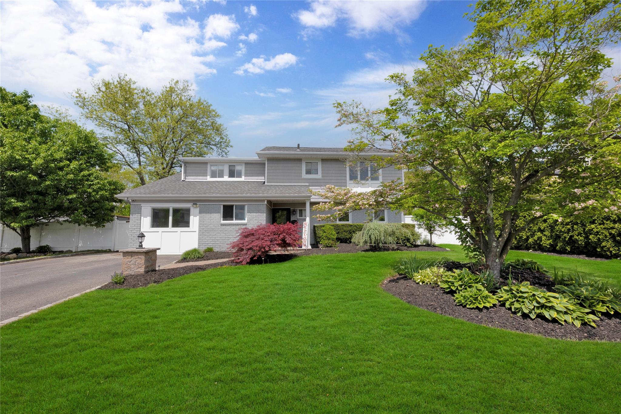 52 Glen Lane, Kings Park, New York image 1