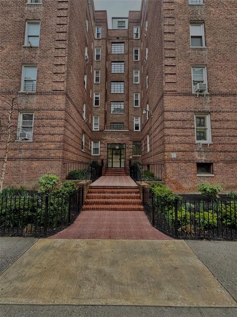 2080 Barnes Ave Unit 2E, Bronx, NY 10462 - #: 858688