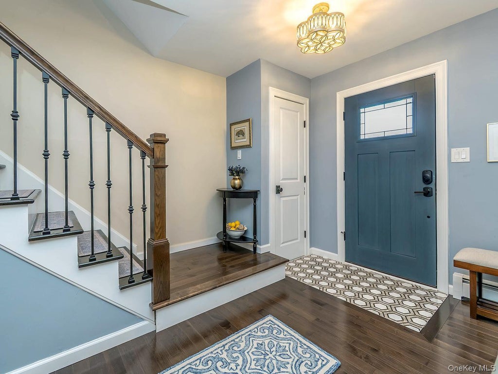 Photo of 1 Dartmouth Drive, Glen Cove, NY 11542 (MLS # 1063396)
