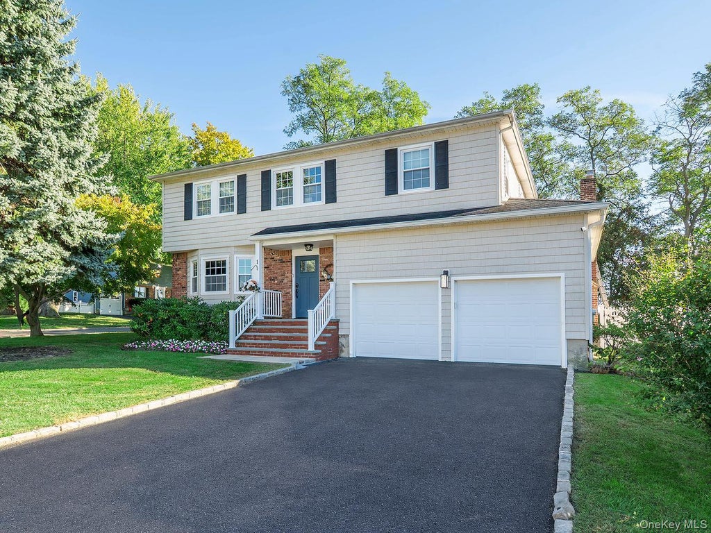 Photo of 1 Dartmouth Drive, Glen Cove, NY 11542 (MLS # 1063396)