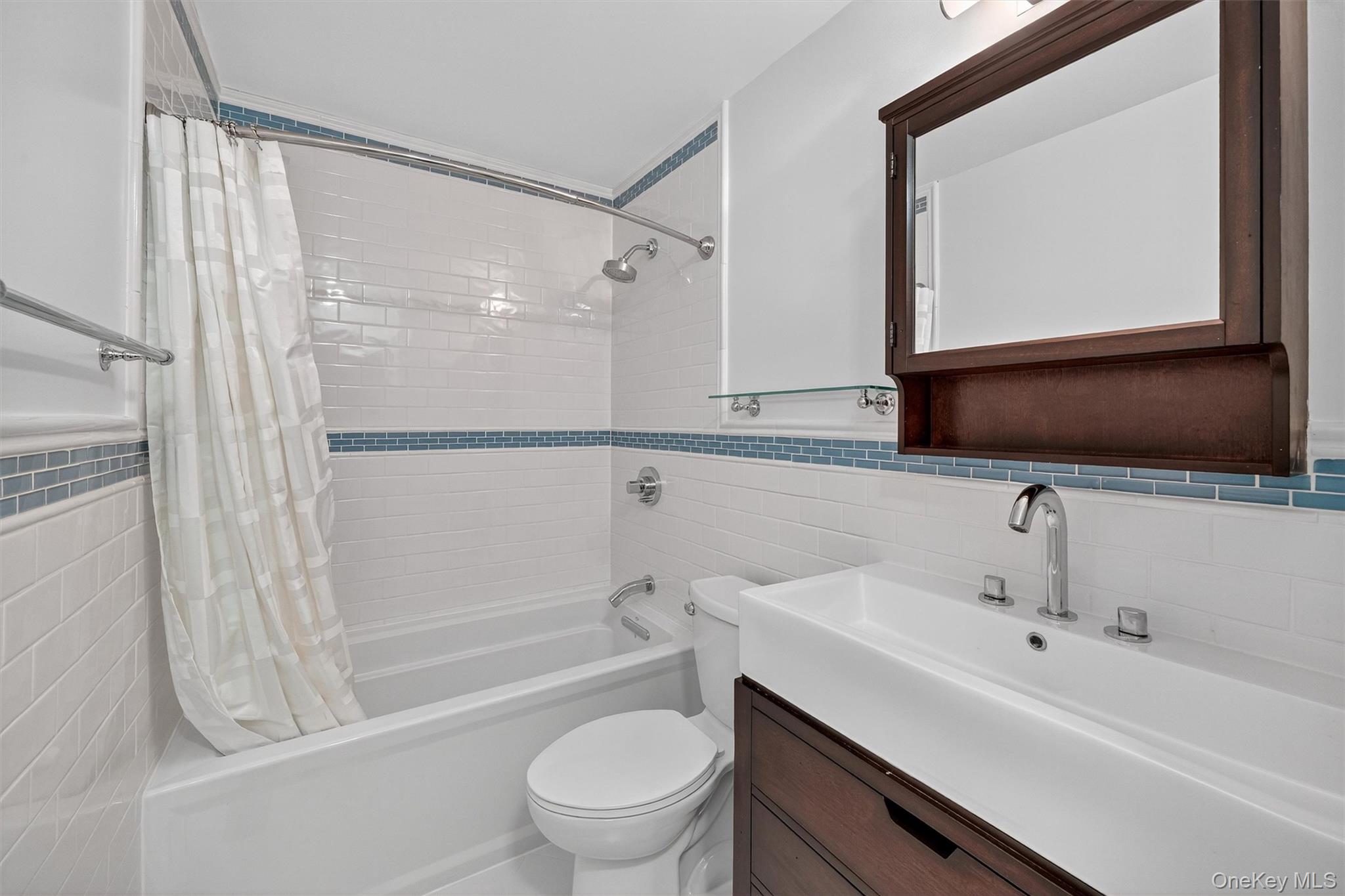 Peekskill, New York 10566, United States, 2 Bedrooms Bedrooms, ,3 BathroomsBathrooms,Residential,Active,216705