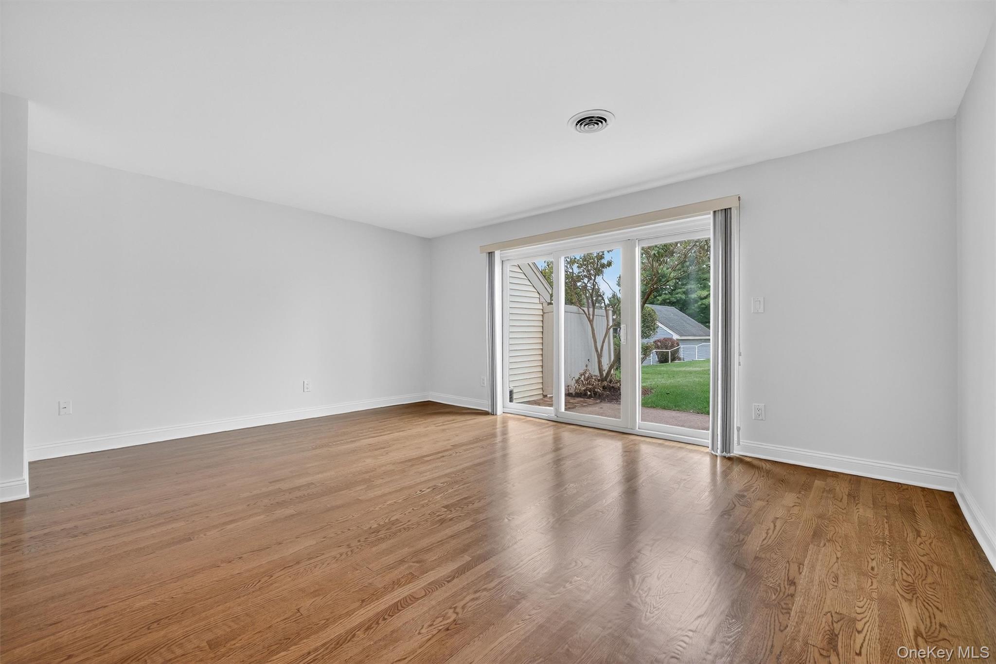 Peekskill, New York 10566, United States, 2 Bedrooms Bedrooms, ,3 BathroomsBathrooms,Residential,Active,216705