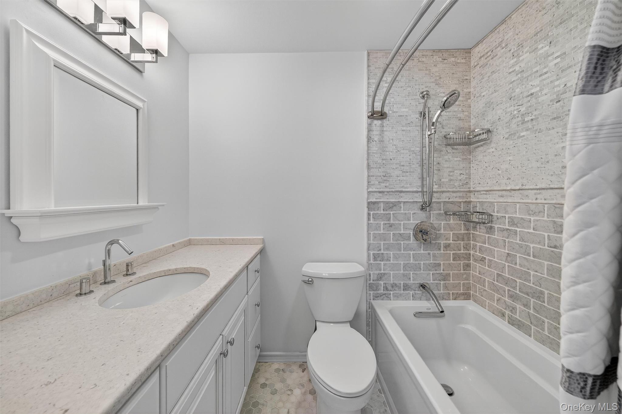 Peekskill, New York 10566, United States, 2 Bedrooms Bedrooms, ,3 BathroomsBathrooms,Residential,Active,216705