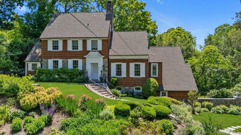 Homes For Sale - 74 Litchfield Road<br/> Port Washington, NY 11050