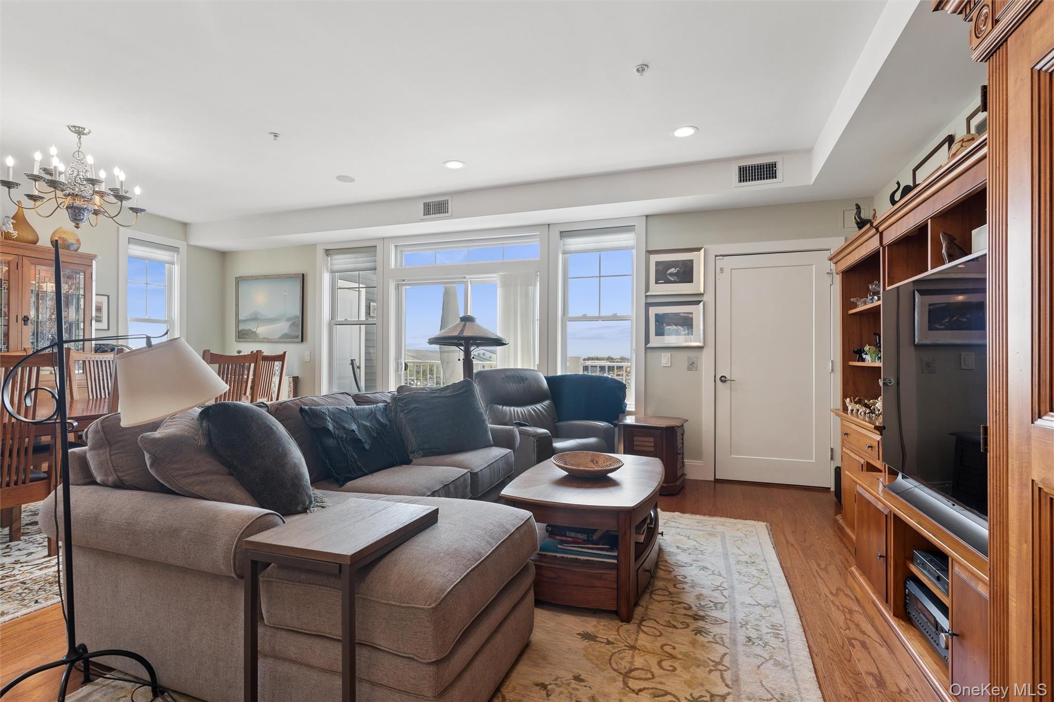 332 Marina Pointe Drive 332