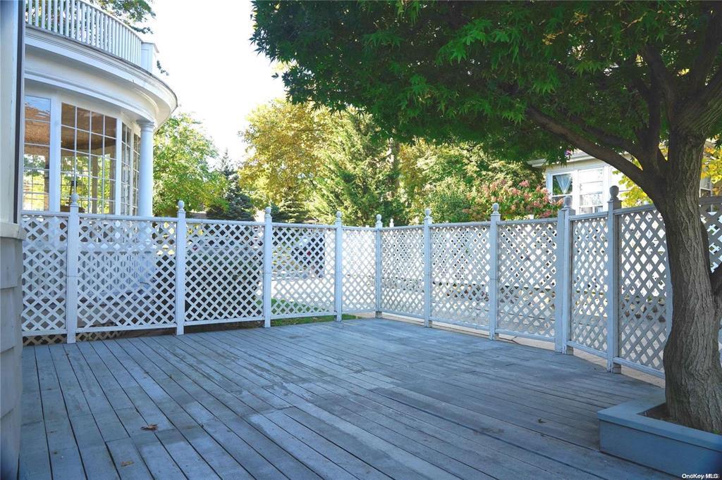 3 Beech Court Circle Cir, College Point, New York image 32