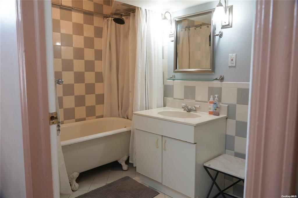 3 Beech Court Circle Cir, College Point, New York image 29