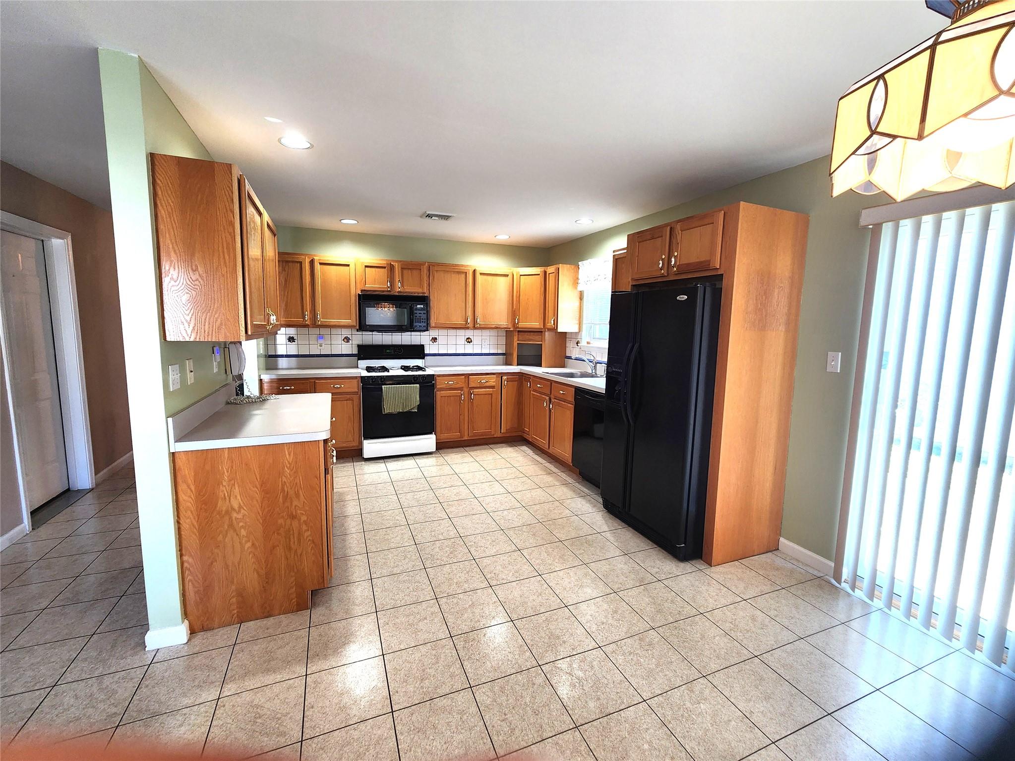 5159 Village Circle, Manorville, New York image 5