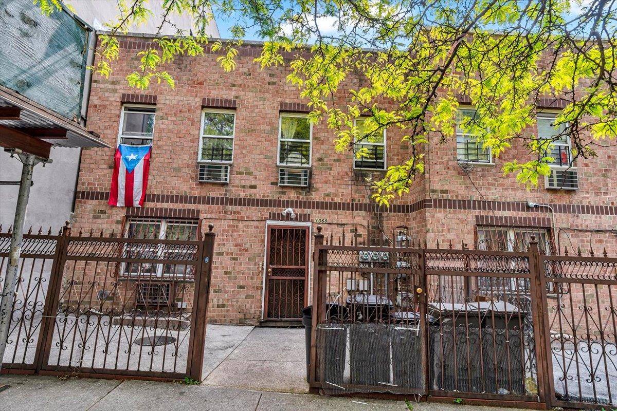 Property for Sale at Woodycrest Avenue, Bronx, New York - Bedrooms: 6 
Bathrooms: 3  - $1,095,000