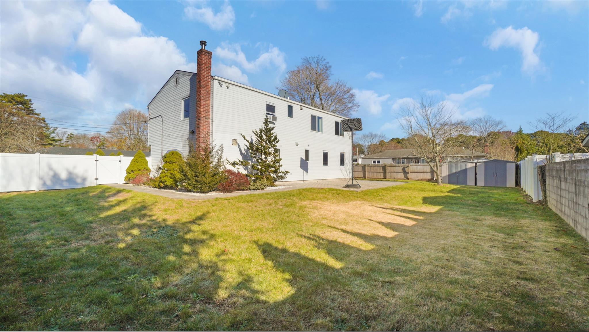 340 Gillette Street, Dix Hills, New York image 18