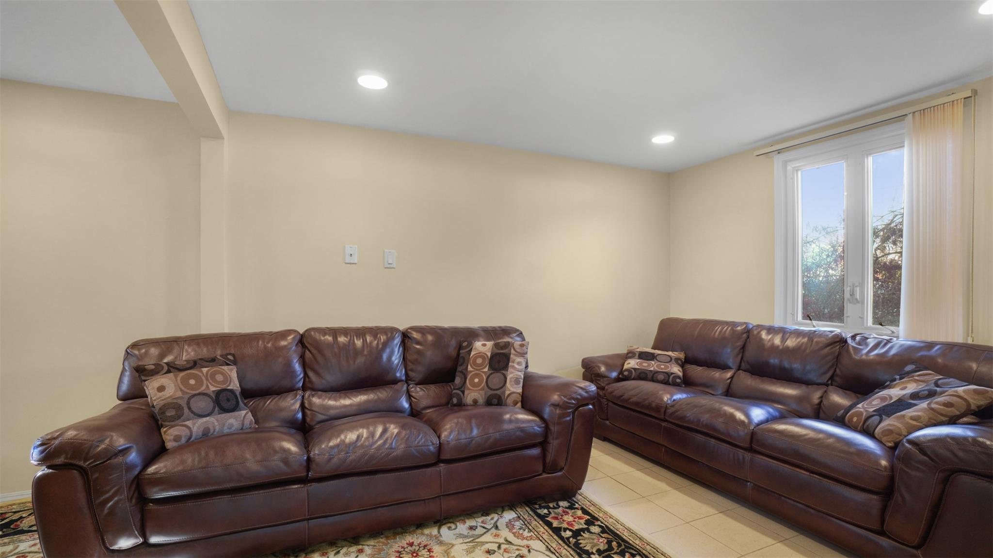 340 Gillette Street, Dix Hills, New York image 12
