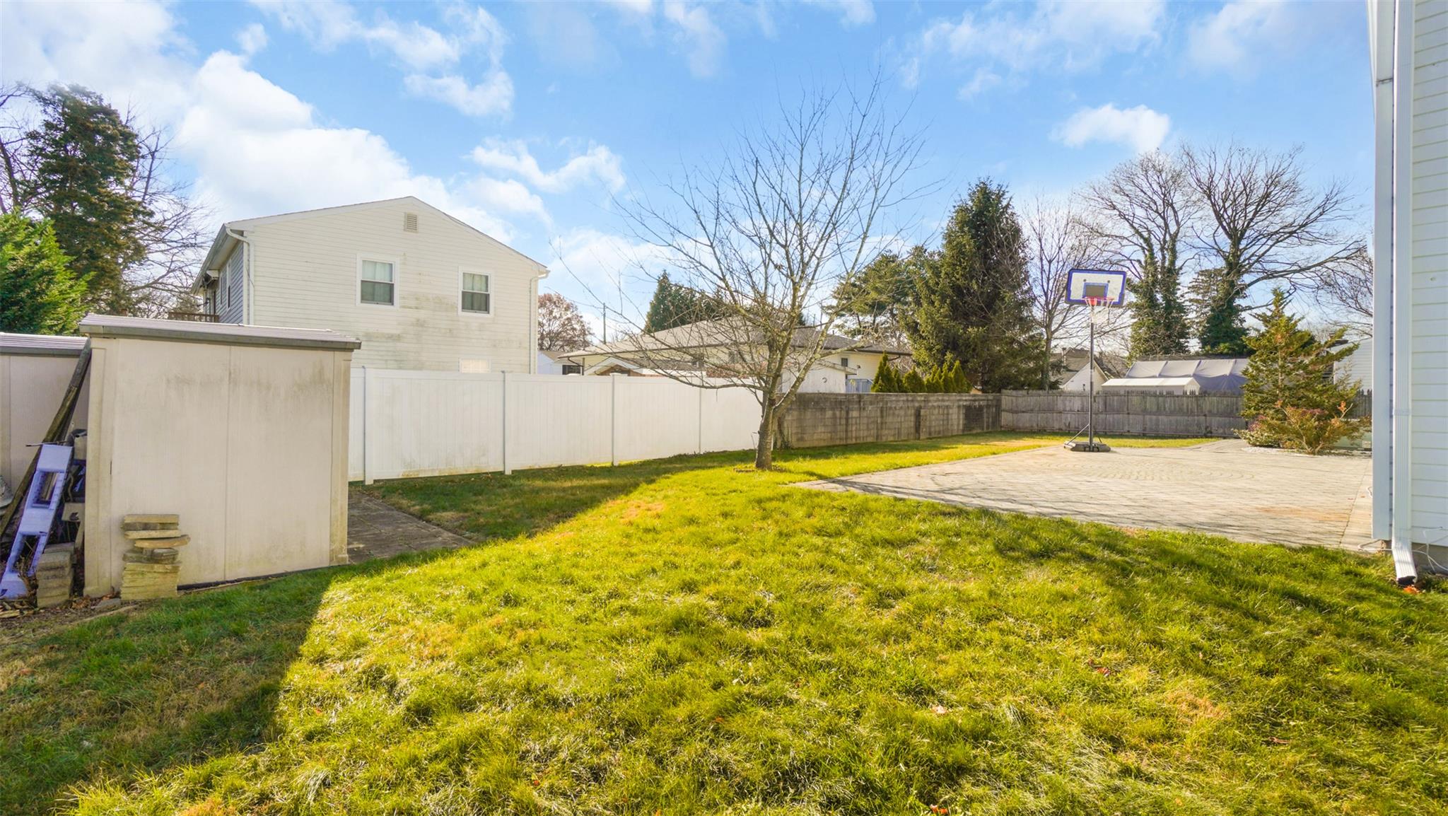 340 Gillette Street, Dix Hills, New York image 19