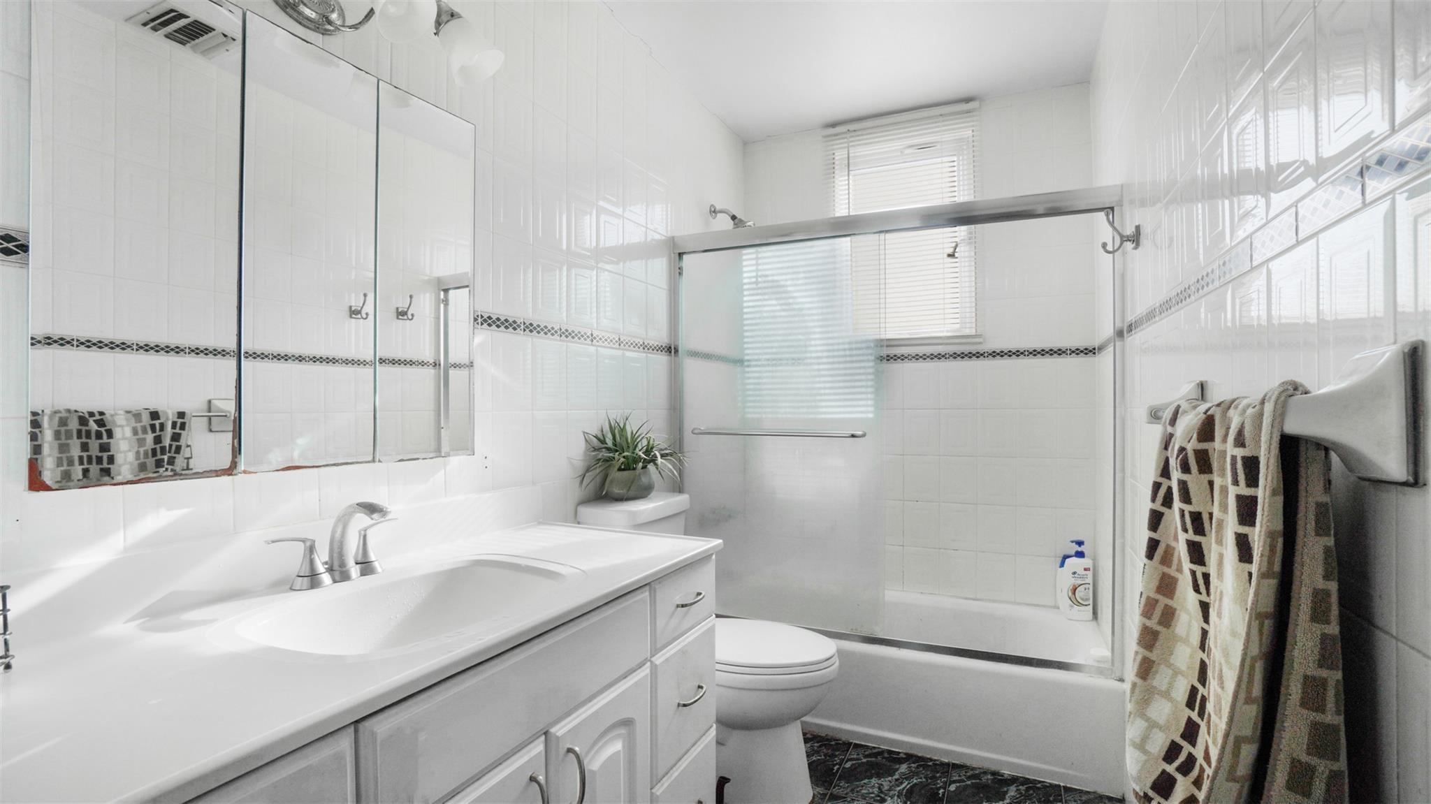 340 Gillette Street, Dix Hills, New York image 8