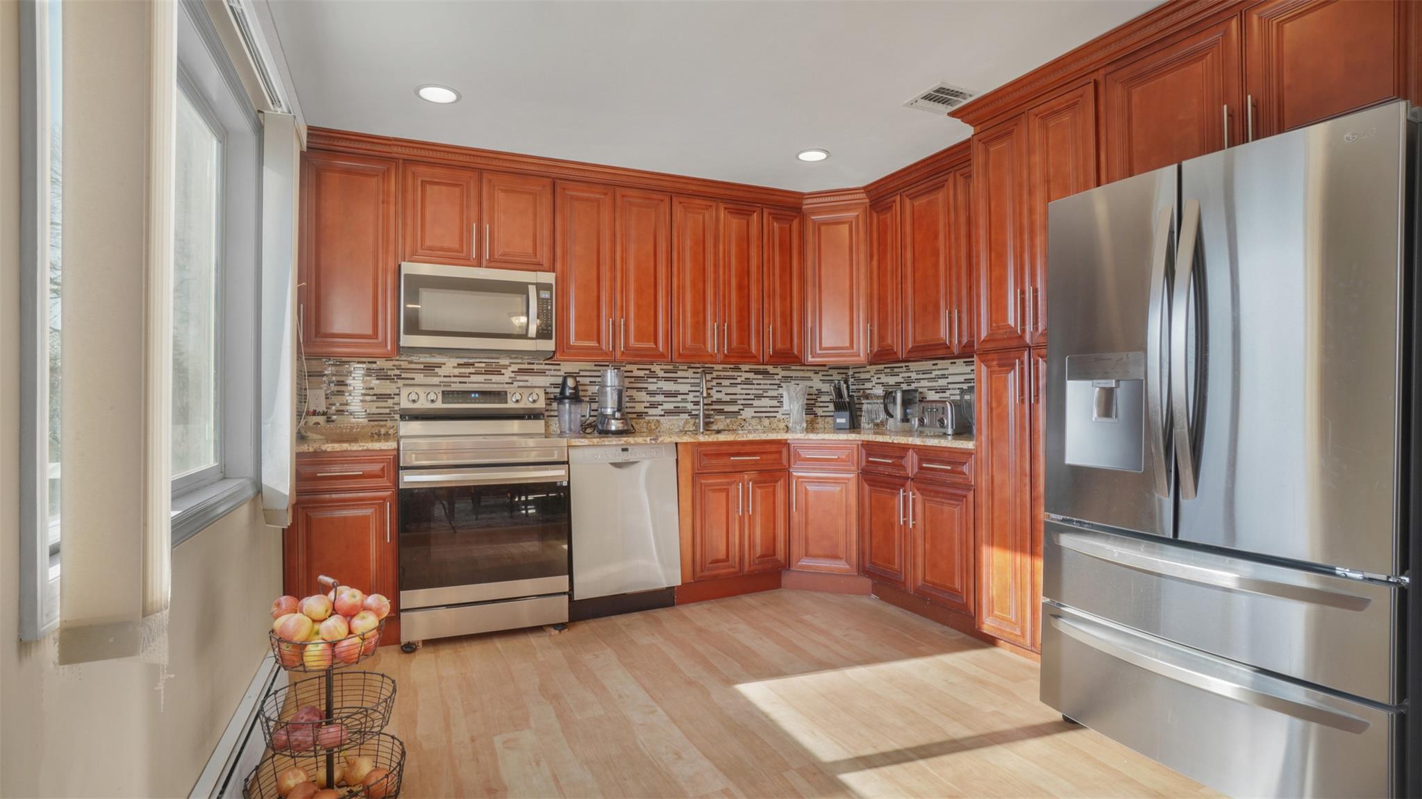 340 Gillette Street, Dix Hills, New York image 4